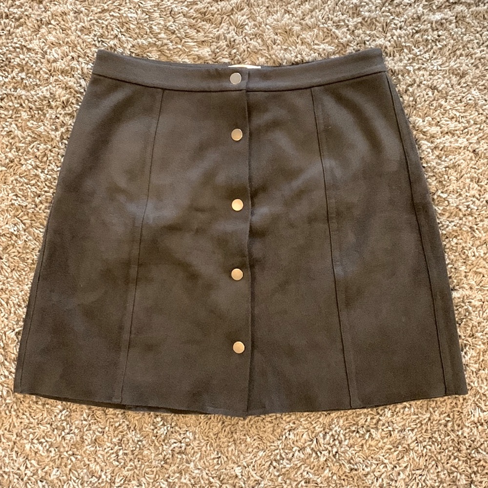 Aritzia - Wilfred - Button front Suede Mini Skirt, Size: 10, Color: Charcoal